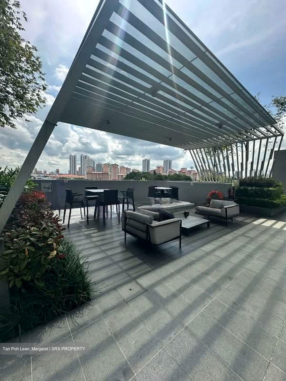 Sky Vue (D20), Condominium #595102791